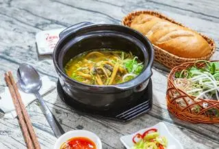 Hình ảnh Soup Lươn ăn kèm Quẩy ( Lươn giòn hoặc mềm)