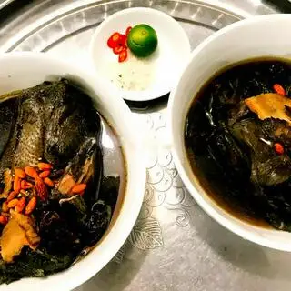 Hình ảnh Gà ác tần thuốc bắc