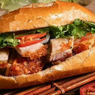 Hình ảnh Bánh Mì Heo Quay Đặc Biệt