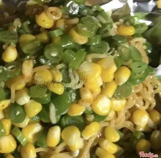 Hình ảnh Mì trộn rau củ 