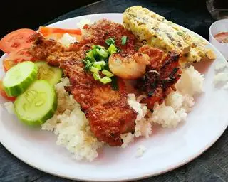 Hình ảnh Cơm Sườn + Chả & Canh Khổ Qua Nhồi Thịt 