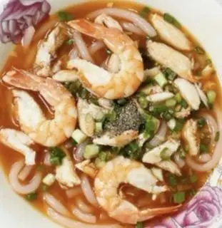 Hình ảnh bánh canh cua tôm chả ( đặc biệt ) có hộp