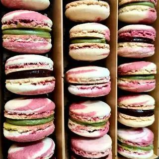 Hình ảnh Macaroon green tea - chanh dây - macaroon passion - green tea - hộp 6 cặp