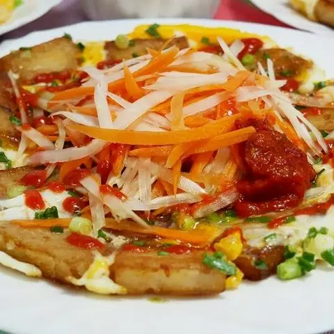 Hình ảnh Bột chiên giòn trứng và xúc xích