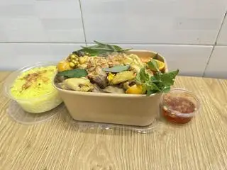 Hình ảnh Gỏi gà ta full topping – phần 1-2 người ăn