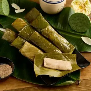 Hình ảnh Chả Lụa gói Lá Chuối (10 chiếc)
