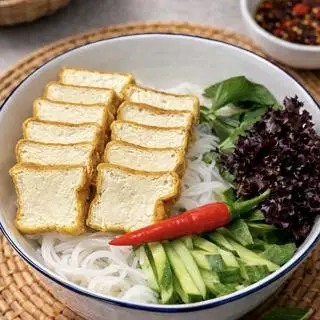 Hình ảnh Bún nước tương chay ( chỉ đậu hủ )