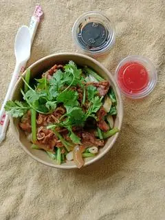 Hình ảnh nui xào bò 
