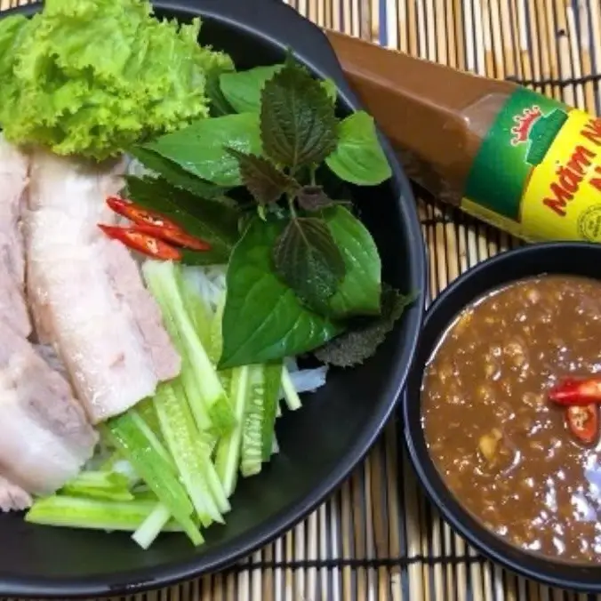 Hình ảnh Bún mắm nêm thịt luộc- kèm nước