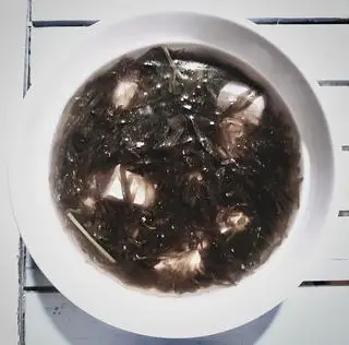 Hình ảnh Canh Rong biển đậu hủ (Seaweed Soup With Tofu)