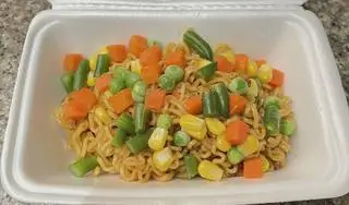 Hình ảnh Mì trộn rau củ