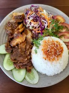 Hình ảnh Cơm heo xá xíu