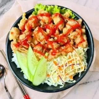 Hình ảnh Cơm gà viên sốt cay