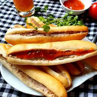 Hình ảnh Combo - 10 bánh mì paté que - 1 trà sữa Thái