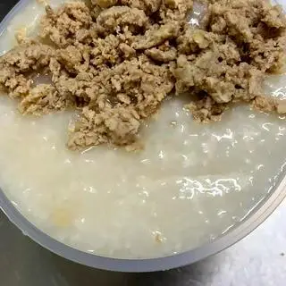 Hình ảnh Cháo sườn hầm thịt băm cho bé