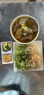 Hình ảnh Tô đặc biệt sường bò+nạm bò+chả 
