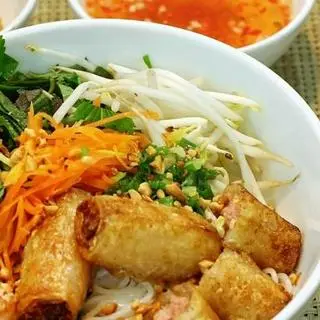 Hình ảnh Bún chả giò tôm thịt