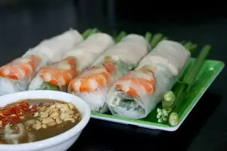 Hình ảnh Gỏi Cuốn Tôm Thịt ( 2 CUỐN )- Chấm Mắm Nêm