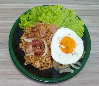 Hình ảnh Mì xào bò trứng
