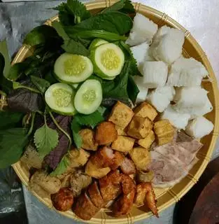 Hình ảnh Bún đậu đầy đủ + chả giò ( 3 cây)  hoặc 1 cây dồi 