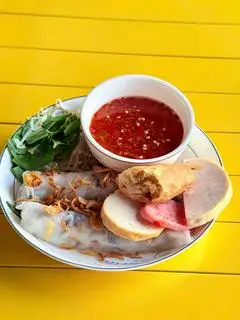 Hình ảnh Bánh cuốn đầy đủ