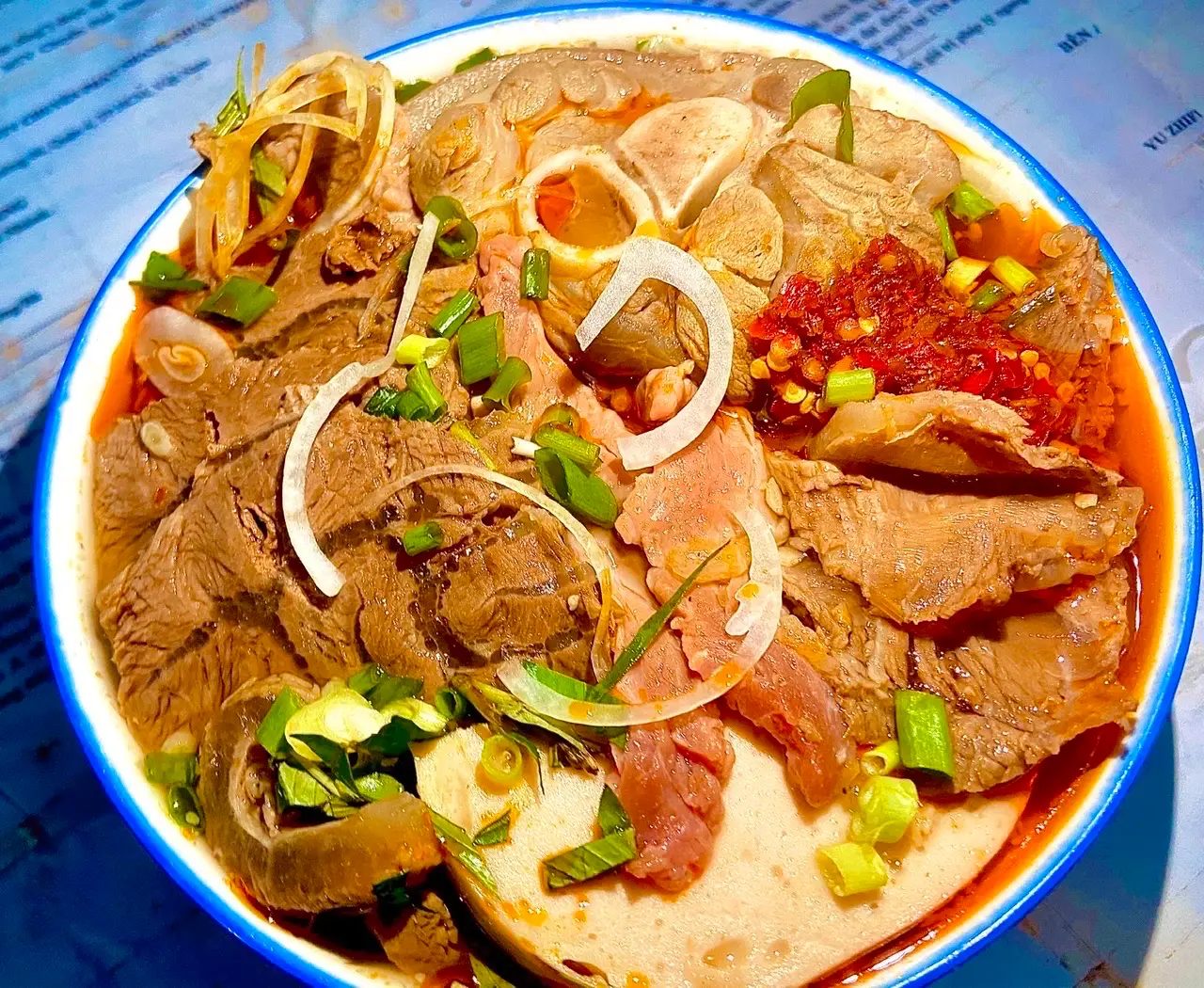 Hình ảnh Bún bò Đầy đủ (không giò heo)