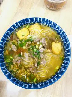 Hình ảnh Bún ốc - bò-đậu phụ -riêu cua