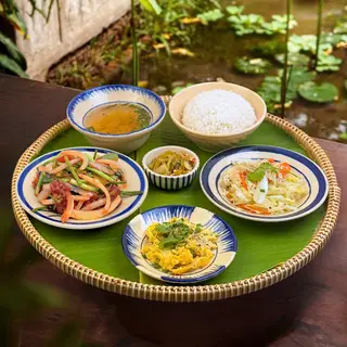 Hình ảnh Set Cơm Gà Sốt Chua Ngọt
