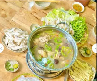 Hình ảnh Lẩu gà ớt hiểm