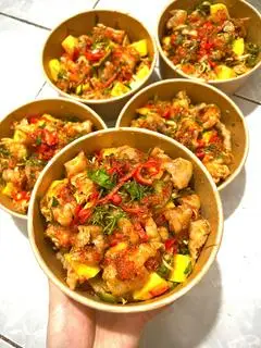 Hình ảnh Chân gà sốt thái size VỪA
