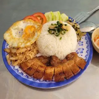 Hình ảnh Cơm Tấm Ba Rọi + Bì + Trứng Ốp La