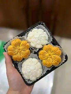 Hình ảnh Set bánh trung thu nhân cốm mini 4c