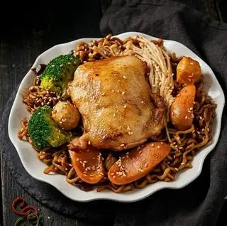 Hình ảnh Mì Tương Đen Má Đùi Gà