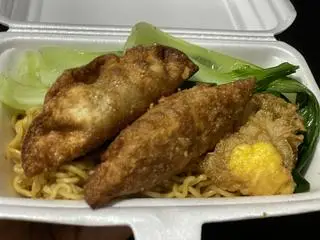 Hình ảnh Mì trộn Mandu