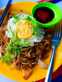 Hình ảnh Hủ tiếu xào bò trứng Hongkong