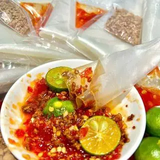 Hình ảnh Bánh Tráng Chấm Muối Ớt Rim