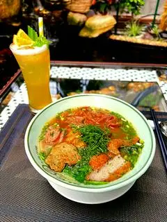 Hình ảnh bánh đa đỏ cá cay Hải phòng 