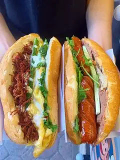 Hình ảnh Bánh Mỳ Pate- Xúc Xích