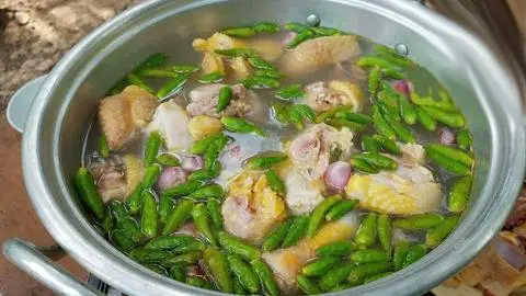 Hình ảnh Lẩu gà ớt hiểm
