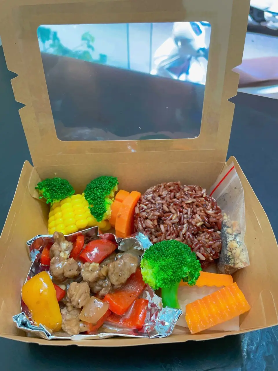 Hình ảnh Cơm gạo lứt bò xốt tiêu