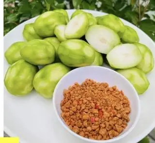 Hình ảnh Cóc gọt vỏ sẵn kèm muối chấm