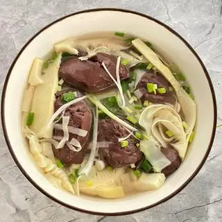 Hình ảnh Canh măng tiết