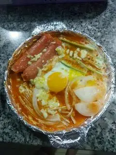 Hình ảnh Xúc xích trứng sốt tứ vị (Kèm bánh mì)