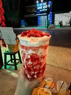 Hình ảnh sữa tươi dâu sấy giòn 
