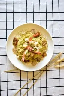 Hình ảnh Mì Ý pesto tôm cua