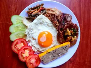 Hình ảnh Cơm tấm sườn bì chả ốp la