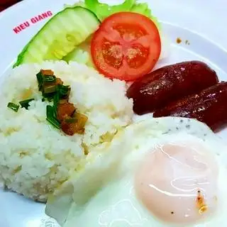 Hình ảnh Cơm lạp xưởng ốp la