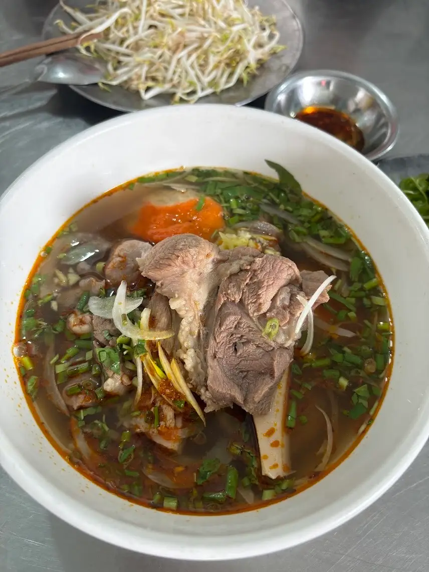 Hình ảnh Bún Bò Huế Giò Heo