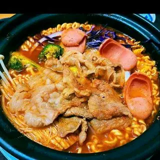 Hình ảnh Mỳ cay bò kim chi