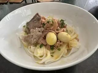 Hình ảnh Mì Quảng sườn - thịt - trứng cút